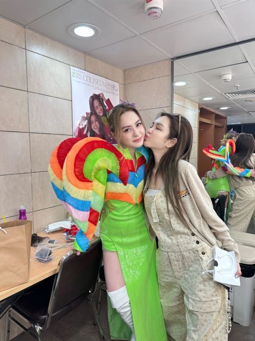 周扬青送蛋糕被嫌丑 价格惊人网全傻眼