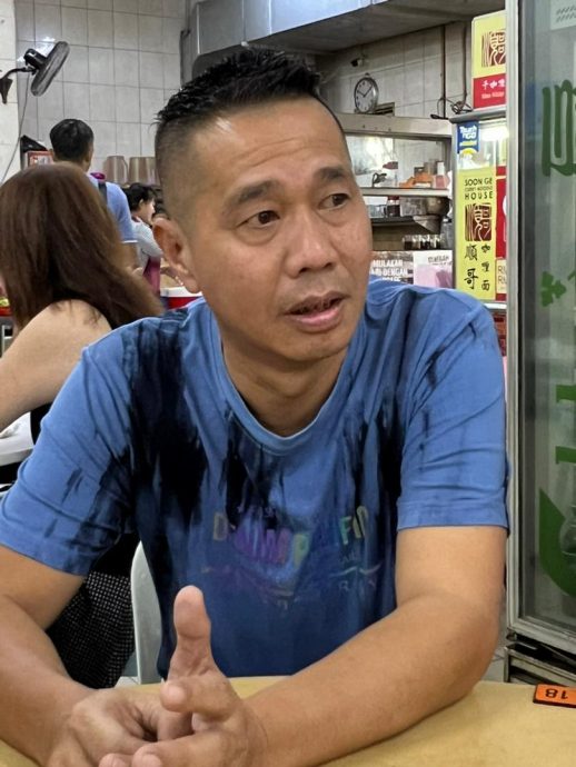 商家:纾缓车位不足塞车 建议改单向道征停车费
