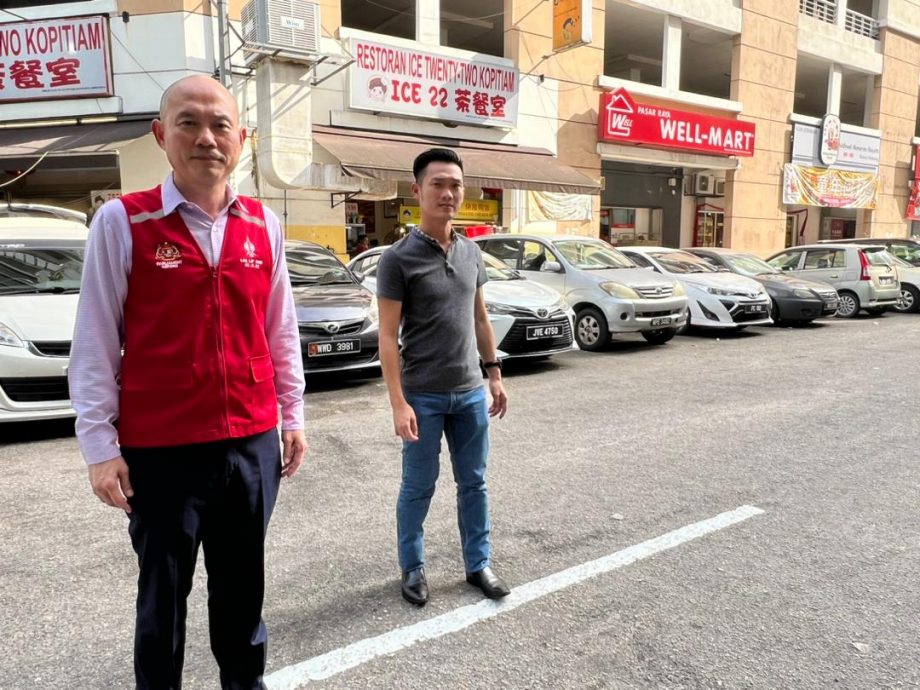 商家:纾缓车位不足塞车 建议改单向道征停车费
