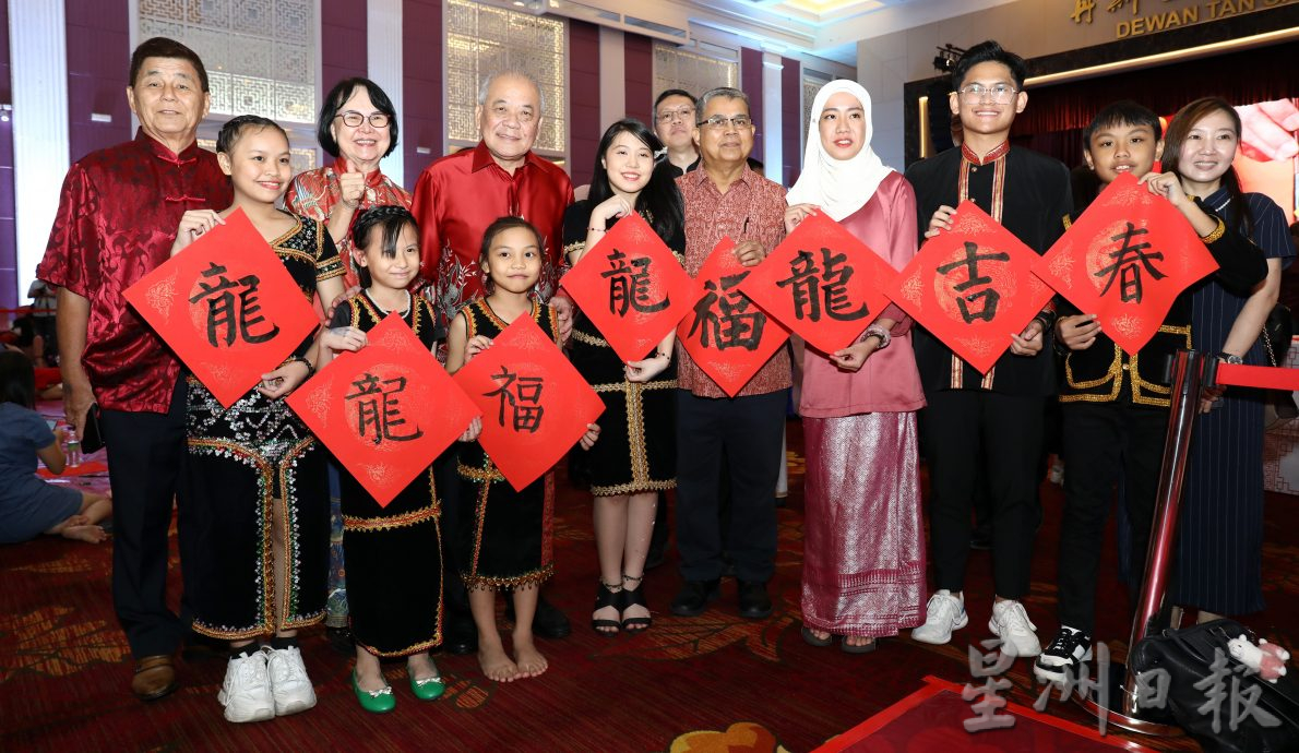 团结部长:每年8月14日列为建议办国家团结书法日