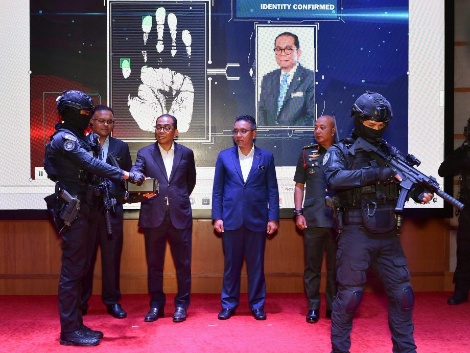 国防部长:莫哈末卡立