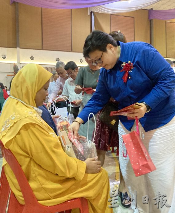 惜福基金筹18万7000令吉,47贫困家庭各获逾4300令吉红包