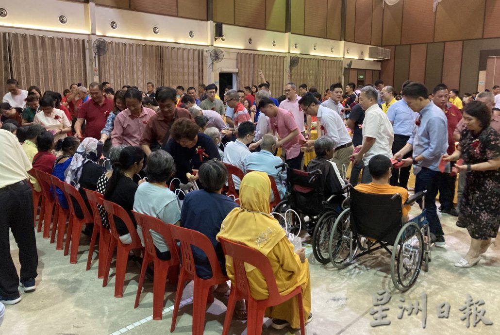 惜福基金筹18万7000令吉,47贫困家庭各获逾4300令吉红包