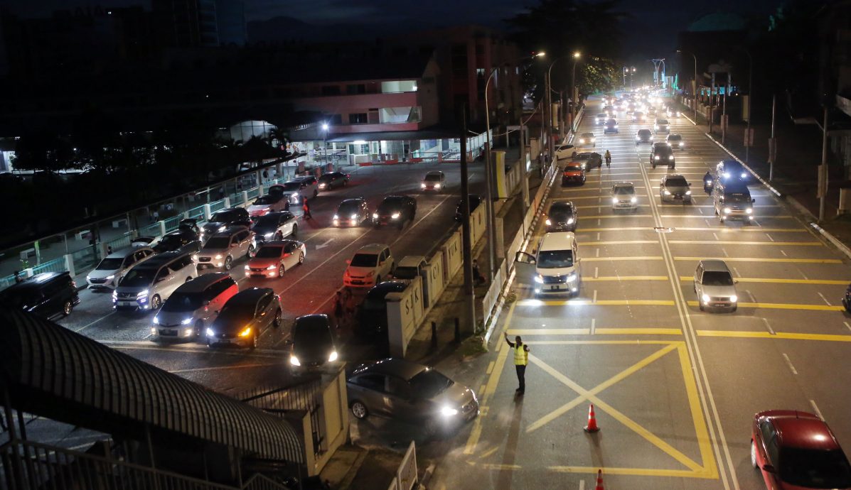 复课日如常防疫 老师家长学生意识高