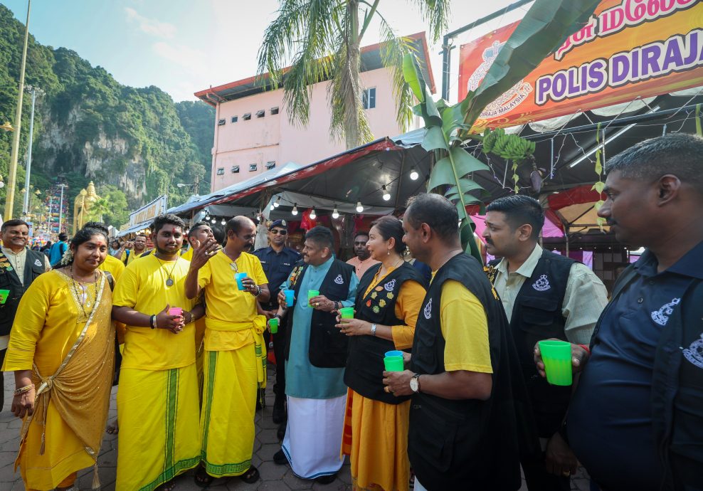大宝森节斯里苏巴马廉兴都庙信徒聚集•警方派出1600名警力维持治安