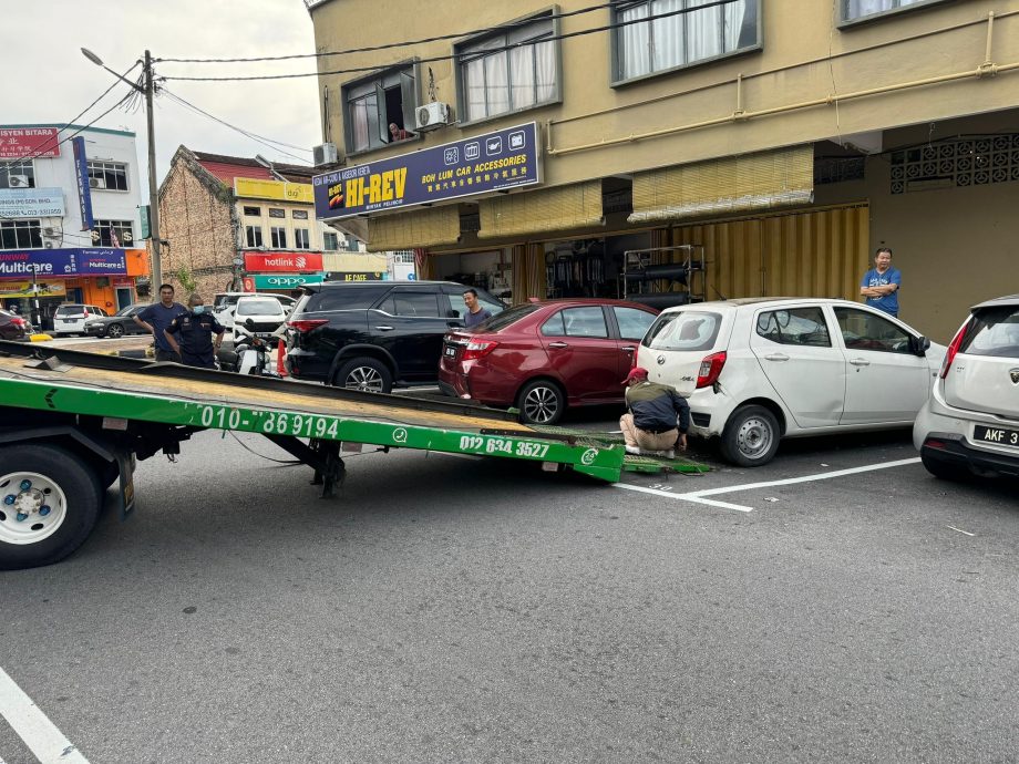 大都会/乌雪市议会去年拖走65辆废置汽车 85%车辆无法寻获车主