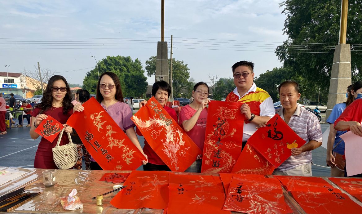 大都会/巴生卫星市送春联 柯鹏飞:新春购物券28日派发
