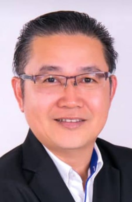 大都会/巴生水灾/刚出3天新车被砸坏