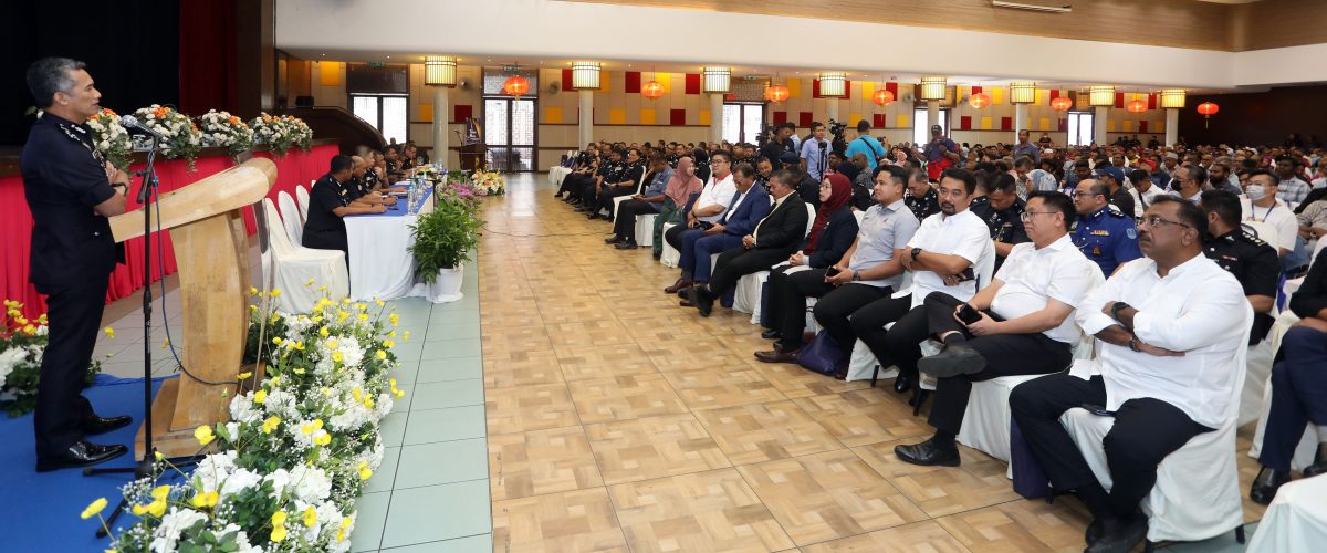 大都会/早报头/巴生警力1:789人,苏海里:不以警力不足为借口