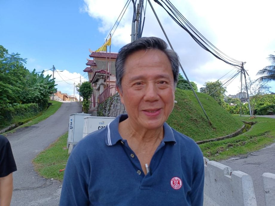 大都会/蕉赖文雅花园衔接蕉赖9英里新村7路和4路的道路,封了