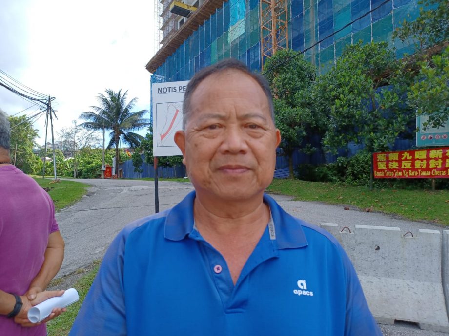 大都会/蕉赖文雅花园衔接蕉赖9英里新村7路和4路的道路,封了