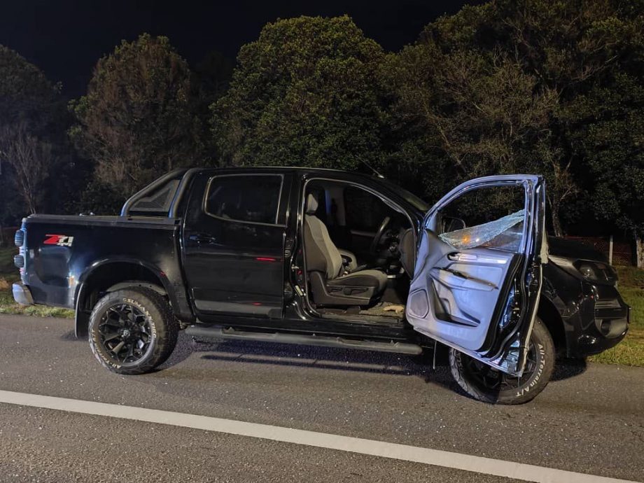 大都会/货卡停大道旁乘客换驾被撞死