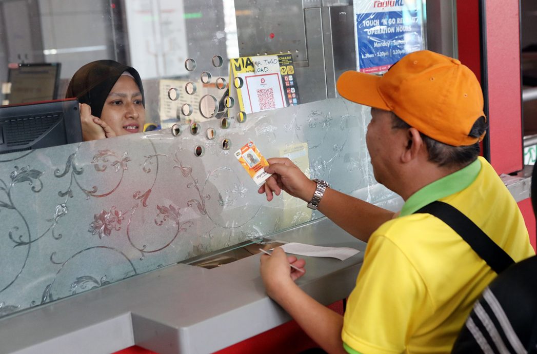 大都会/障友冀政府改善公交无障碍设施