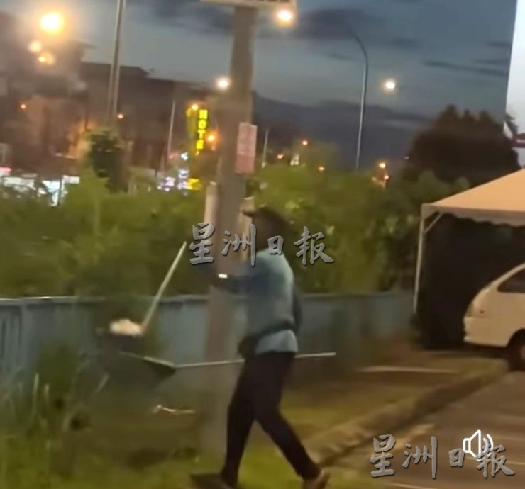 大都会/垃圾承包商员工变垃圾虫,镜头前把垃圾丢大沟/1图
