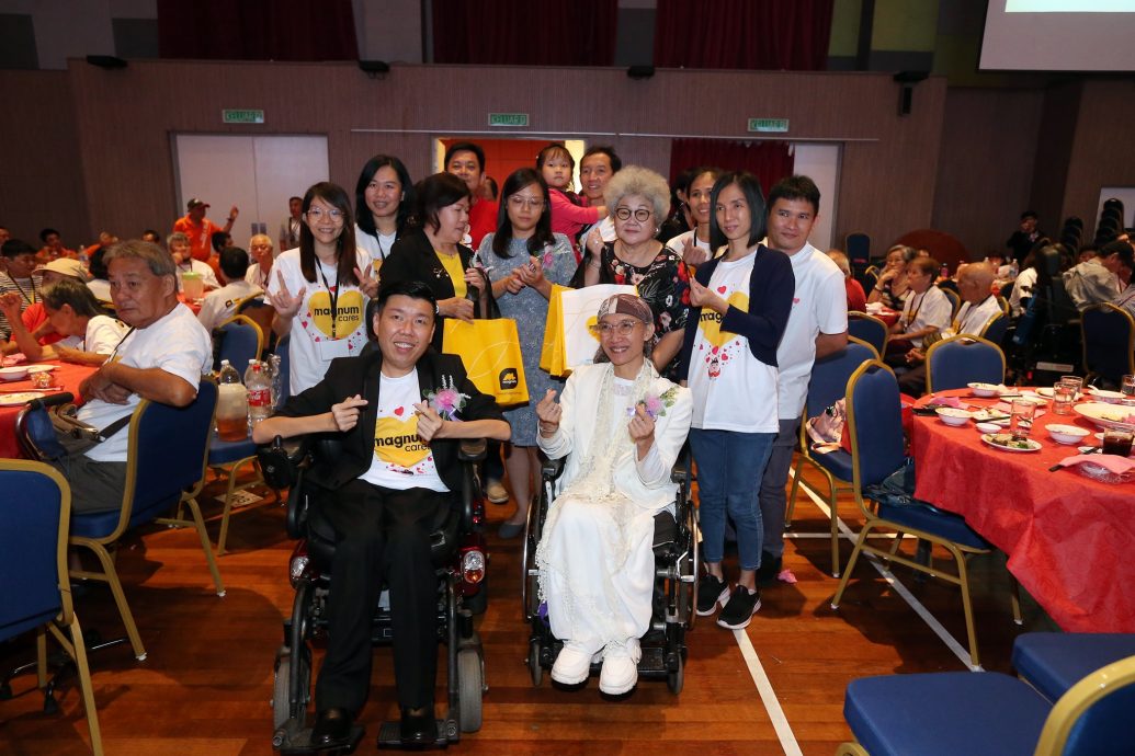 大都会:郭素沁出席双福新春晚宴/4图