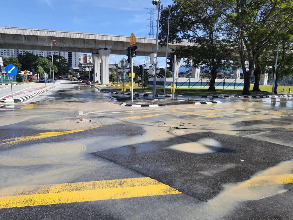 大都会/ME03头/林立迎办公室与SPAN研究大街爆水喉问题