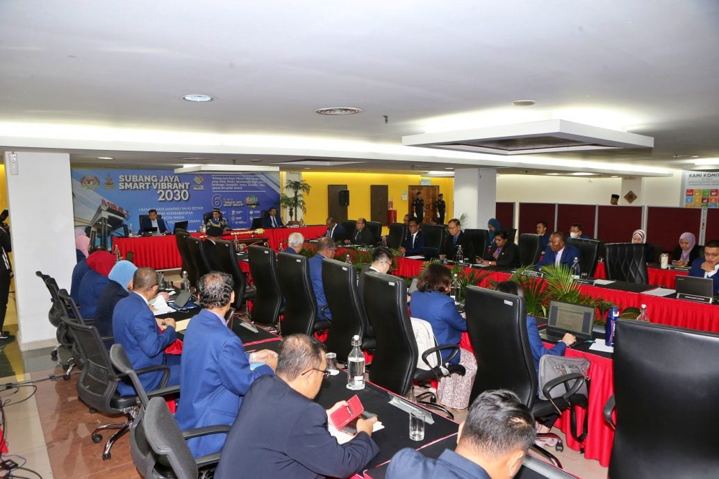 大都会/ME03头/梳邦再也市议员行动党撤换4人，9人续任