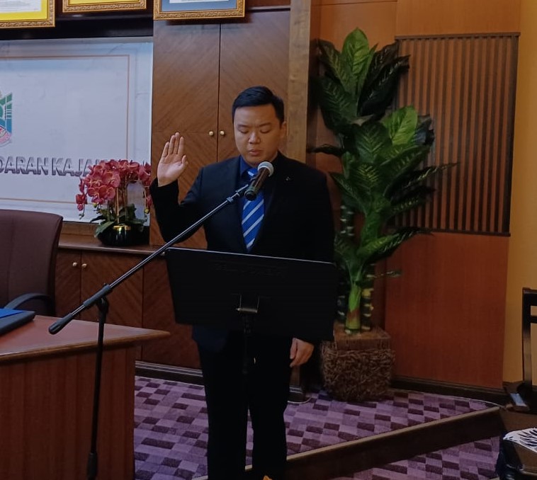 大都会/Mz头/加影市议员宣誓，22人中，4张新面孔