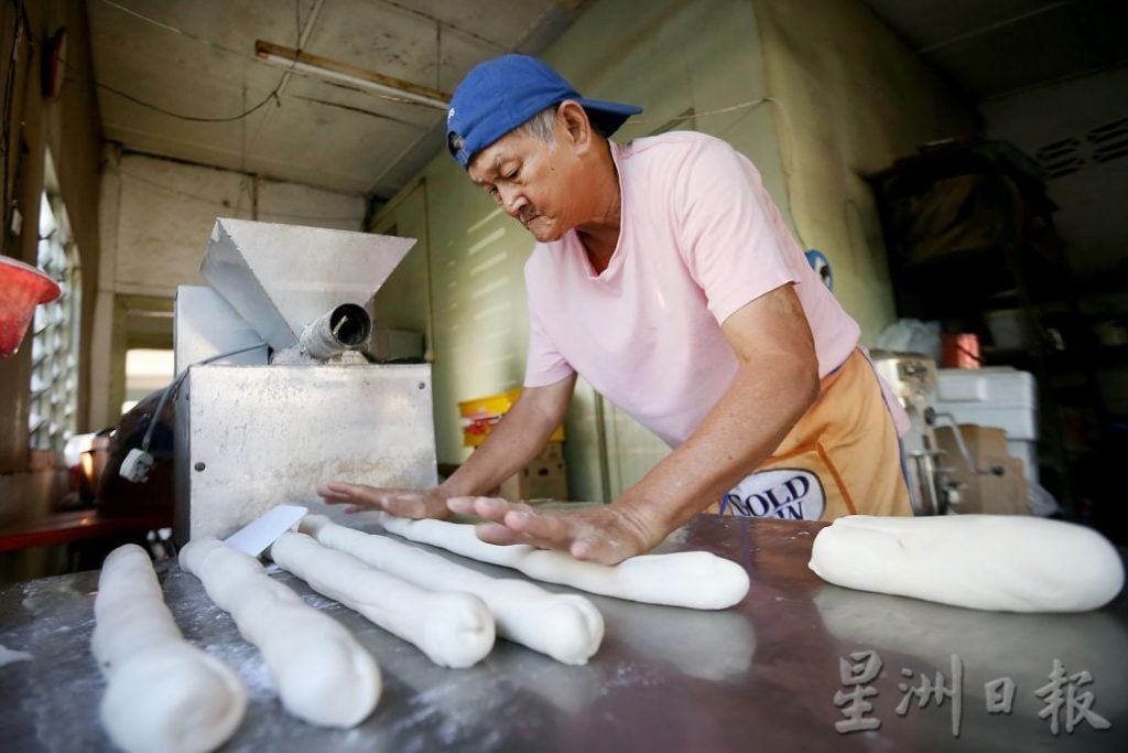 大霹雳封底主文/今天下/【老茶室情怀】打巴律新村新宴浓香茶室 手工包炖咖央传统好滋味