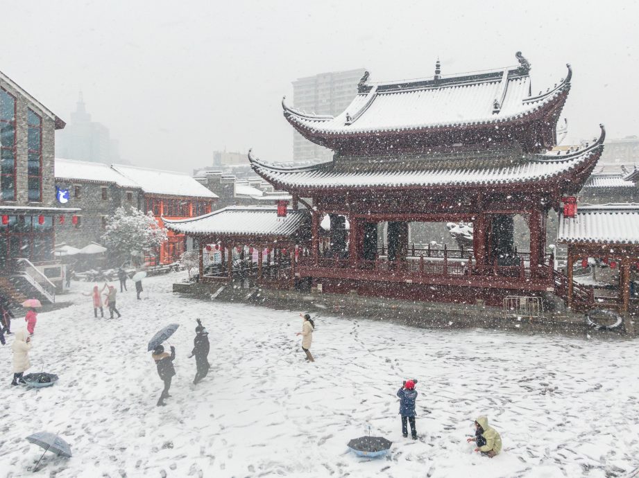 天下事 这张刚有给你吗? 江西南昌迎2024年首场降雪