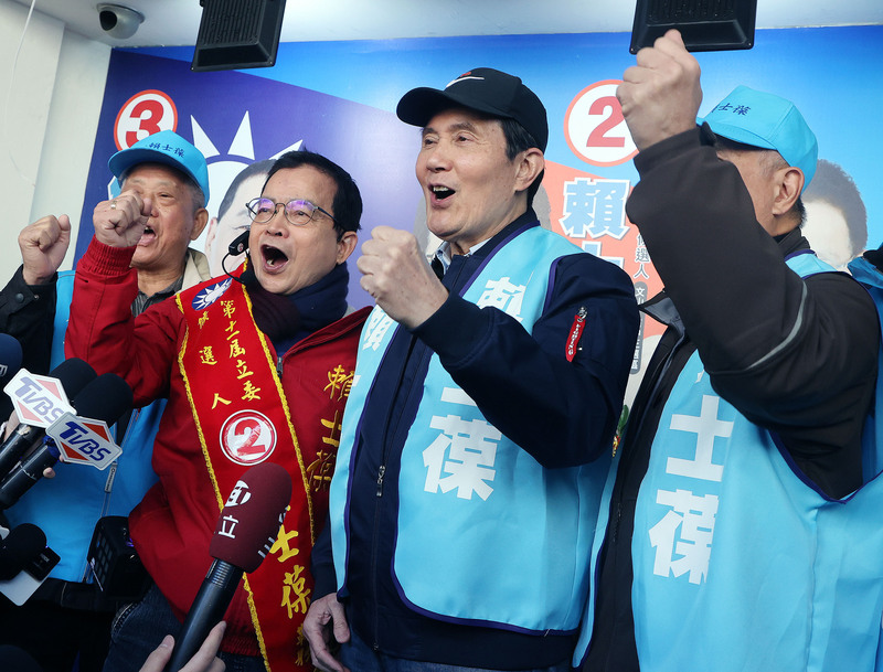 天下事主文∕ 台今选总统 第三势力引关注 国民党吁「弃柯保侯」