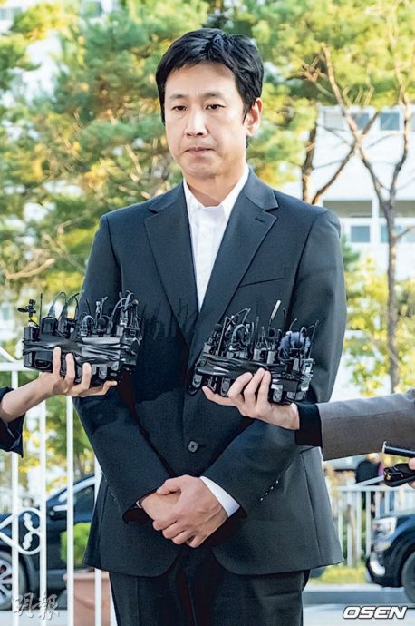 奉俊昊带头为李善均讨公道 KBS坚拒删音档报道