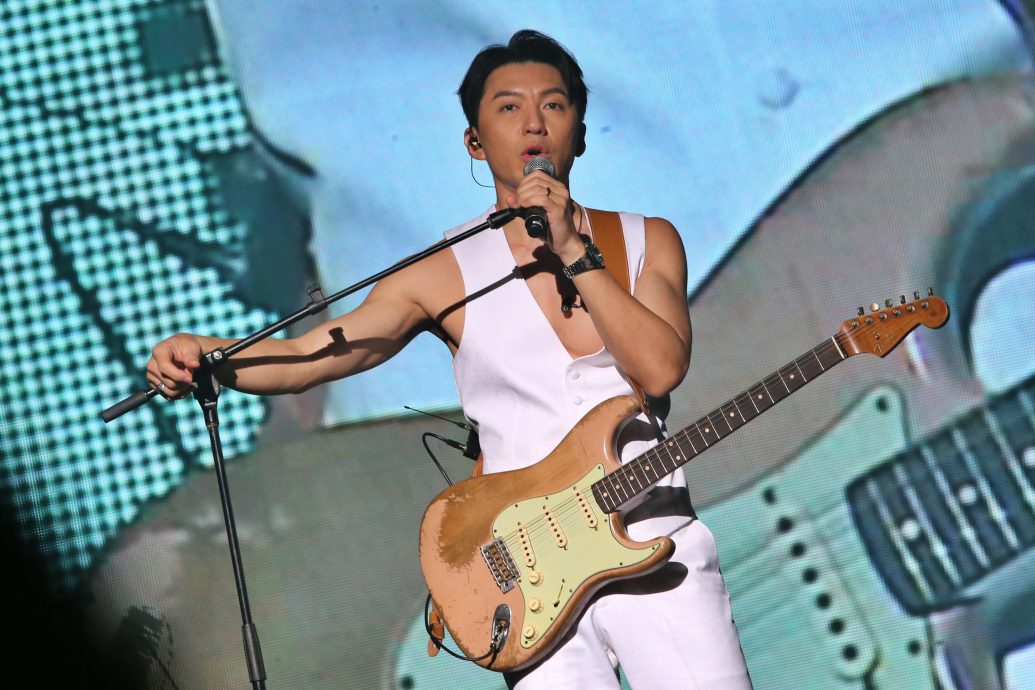 好男人|陈山聪谭俊彦唱到哽咽 袁伟豪秀胸肌帮儿讨红包