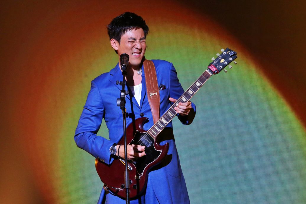 好男人|陈山聪谭俊彦唱到哽咽 袁伟豪秀胸肌帮儿讨红包