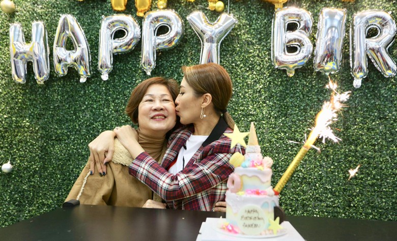 妈妈病重“生命正在倒数” 陈敏之45岁生日许愿：希望有奇迹