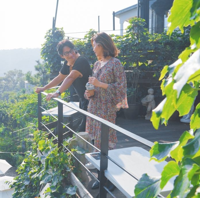 孔刘IG剩全黑图悼李善均 删光PO文粉哀求:别再删