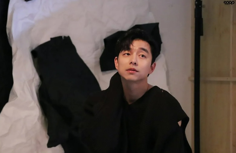 孔刘IG剩全黑图悼李善均 删光PO文粉哀求:别再删