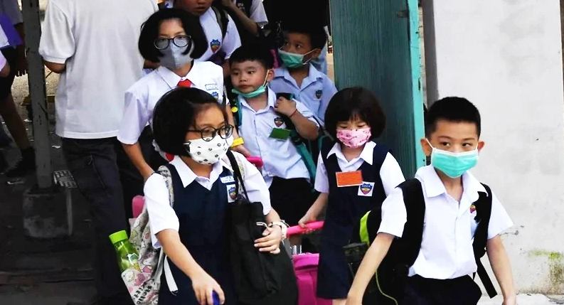 学生服装新指南 教长:2天校服 2天运动服 1天课外活动服