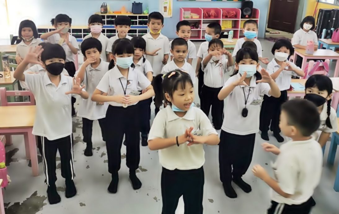 安顺培养小学 成功开2学前班