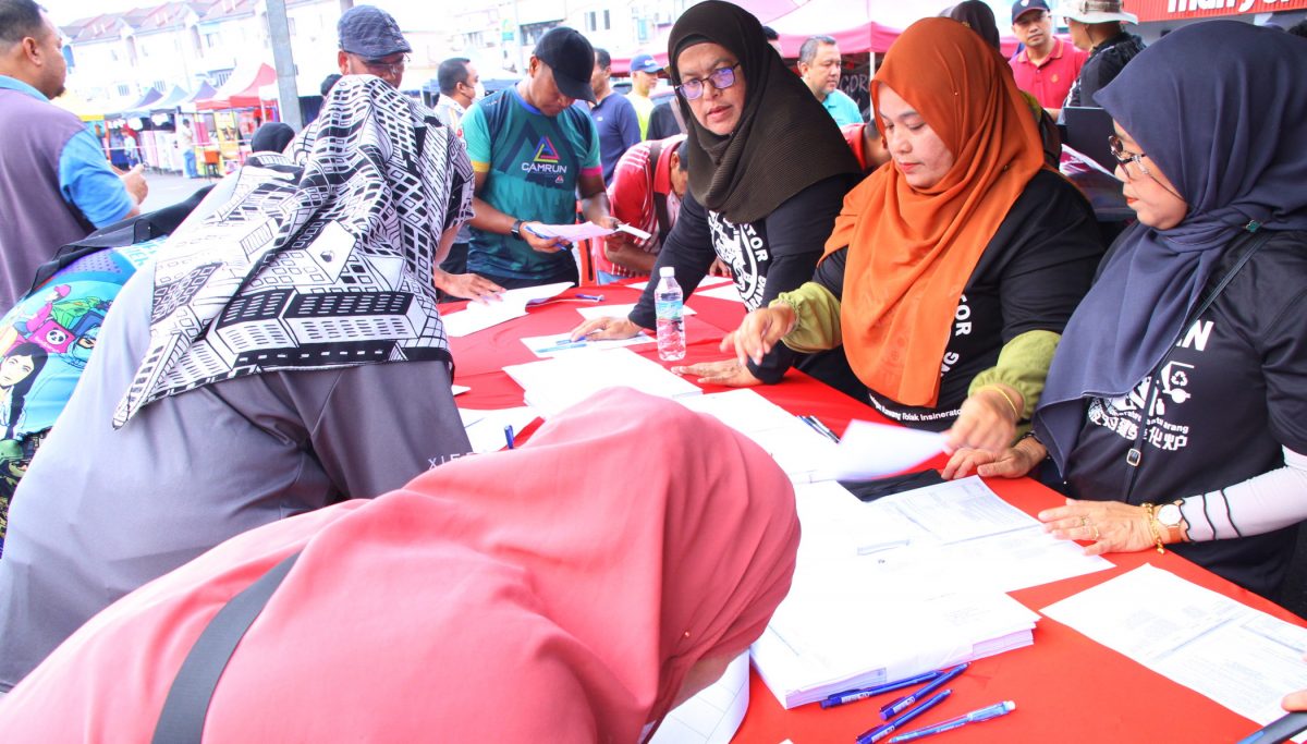 封面-大都会/反对煤炭山兴建焚化炉集会,至少700人出席签名声援/12图