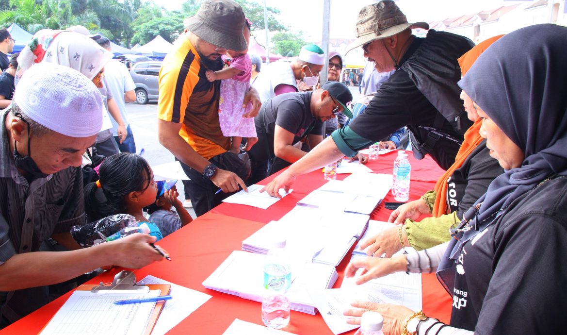 封面-大都会/反对煤炭山兴建焚化炉集会,至少700人出席签名声援/12图