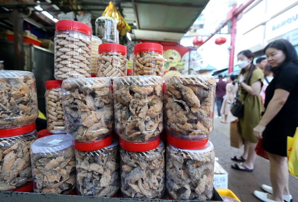 封面-大都会/年饼涨价 小贩薄利多销售卖年饼/多图