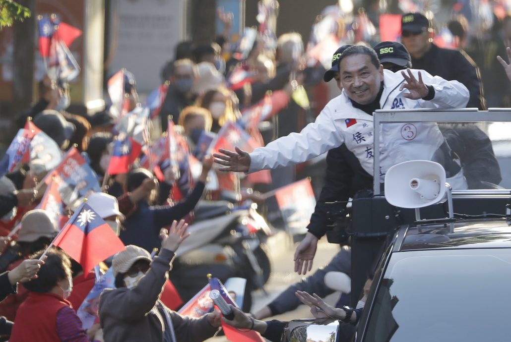 封面副文///台选前最后一夜 蓝绿板桥造势白营凯道冲刺