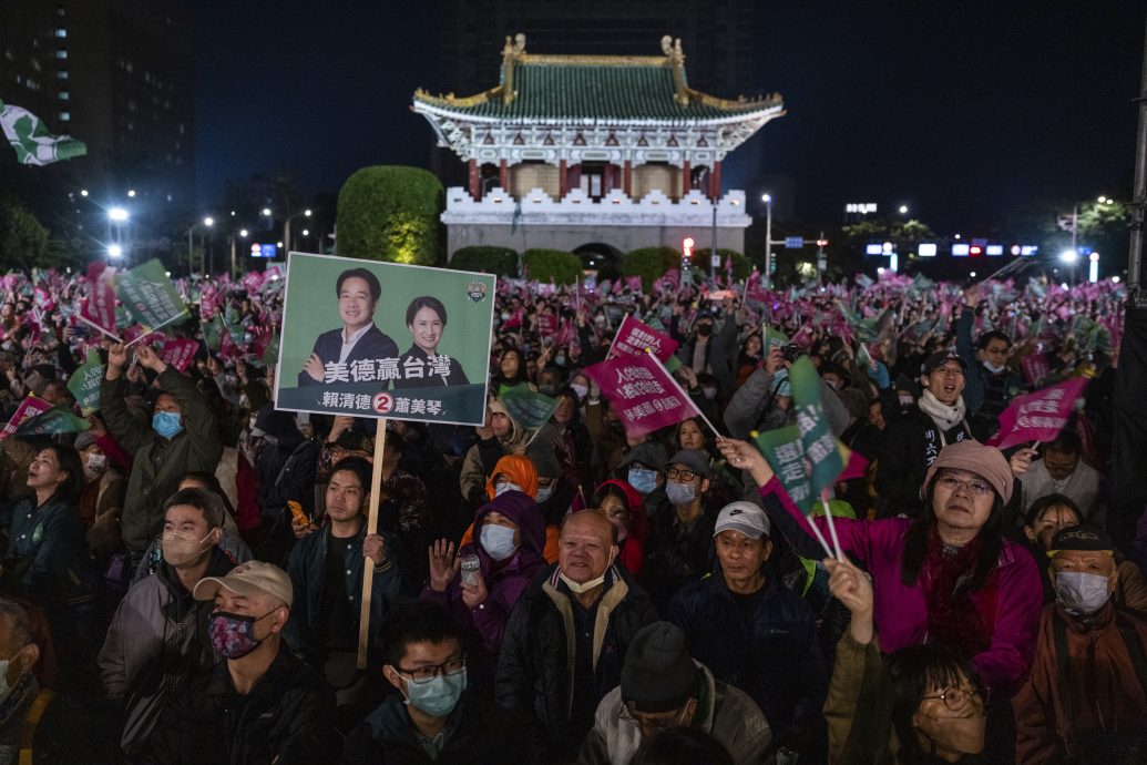 封面副文///台选前最后一夜 蓝绿板桥造势白营凯道冲刺