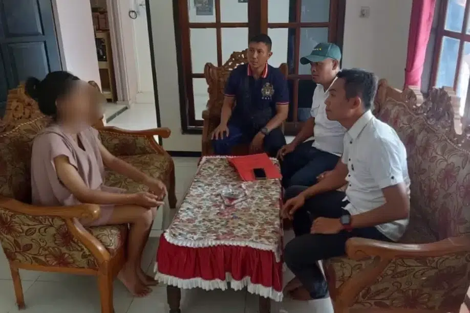 少女尝禁果弃亲生儿 “约定与孩子成年后相认!”