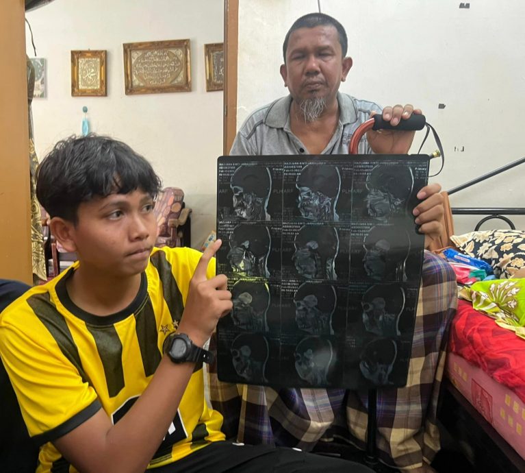 少年才15岁就休学！“爸中风 换我当一家之主”