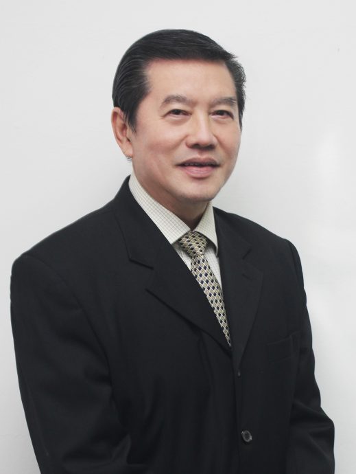 南方大学学院新届董理事会成立，陈洺臣、莫泽浩续领导