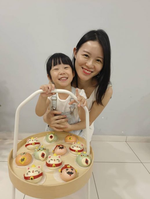 **已签发**柔:双封底内页:【特稿】:巧妇巧手制可爱龙馒头迎新春