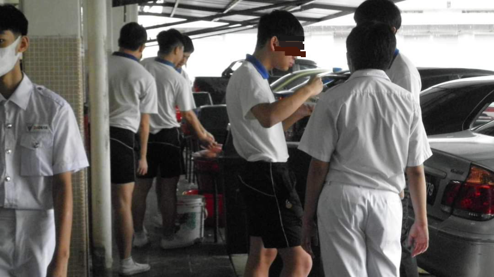 **已签发**柔：头条之一：下课用餐时间座位不足， 新山宽中：已即做调整 