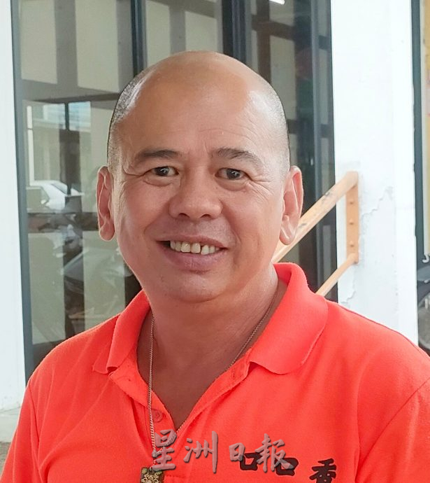 **已签发**柔：封面：【特稿】：政府调高糖饮税，受访商家：依情况调整售价