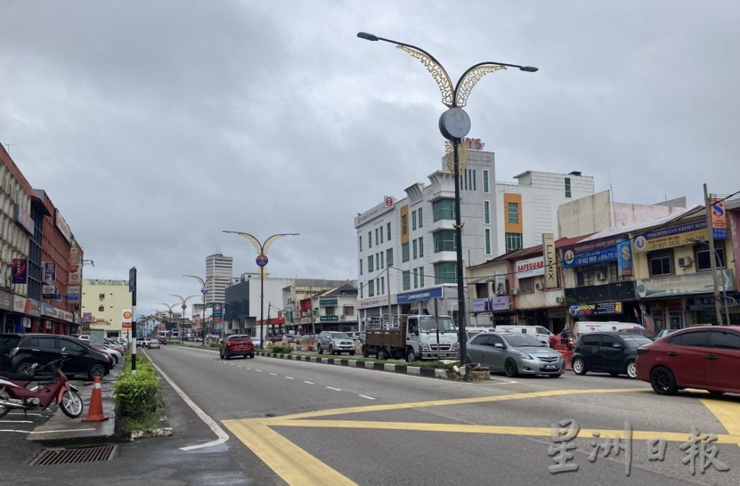 **已签发**柔：封面：【特稿】：昔加末改道建议引反弹，草案咨询公众期限被要求展延