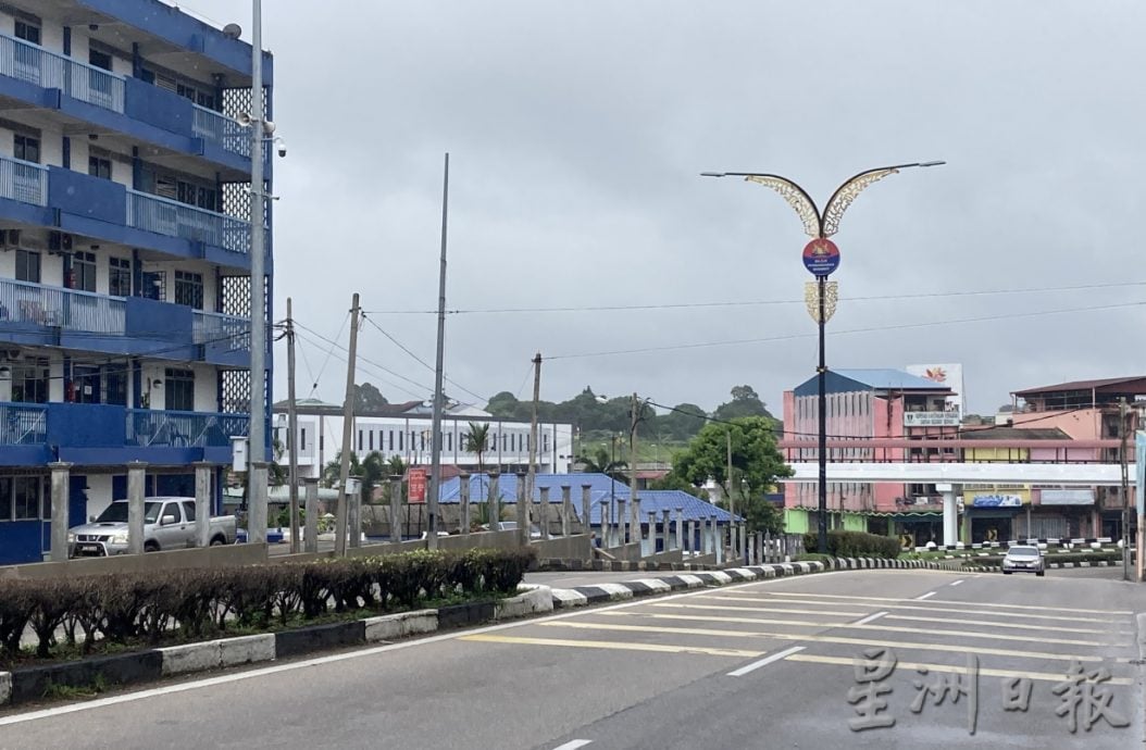 **已签发**柔：封面：【特稿】：昔加末改道建议引反弹，草案咨询公众期限被要求展延