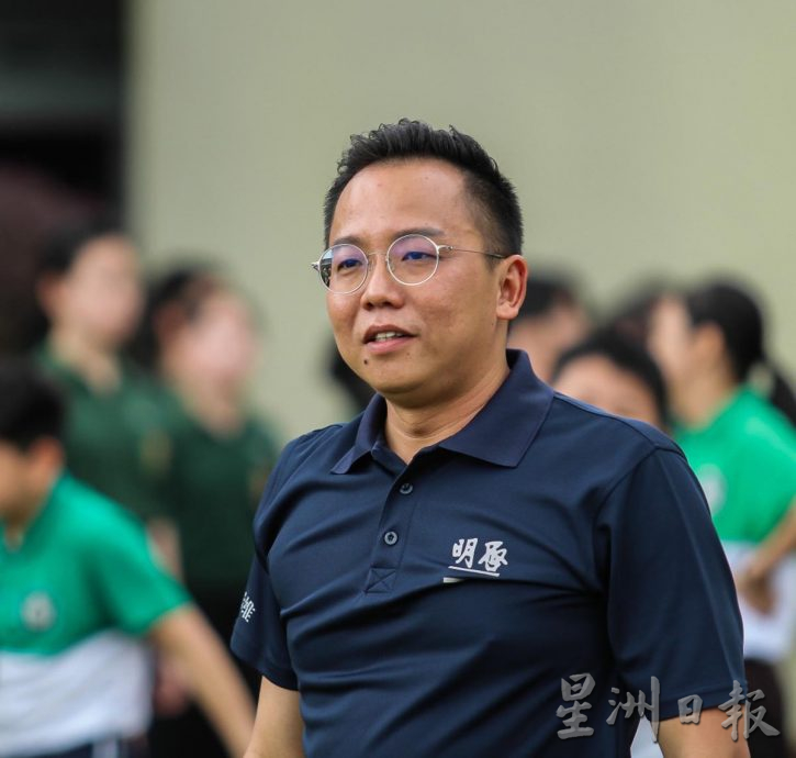 **已签发**柔：封面：【特稿】：资深音乐人创作，启二家协高唱《启动今天．明日辉煌》