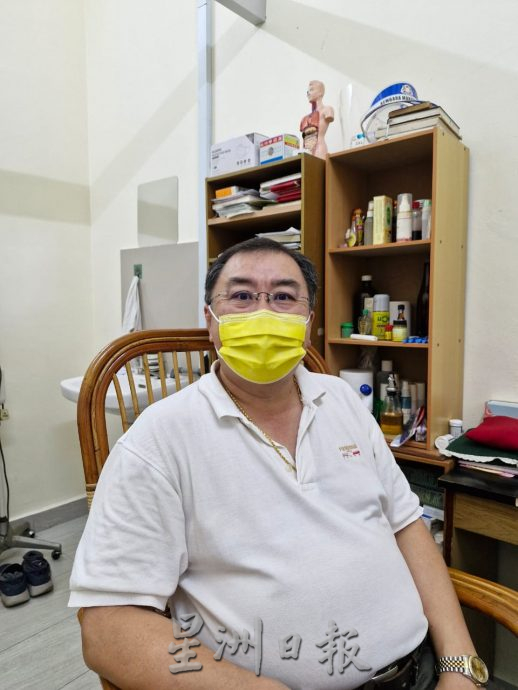 **已签发**柔:封面:【特稿】:銮年货市场未见热络人潮,商家:市场需时间适应经济变化