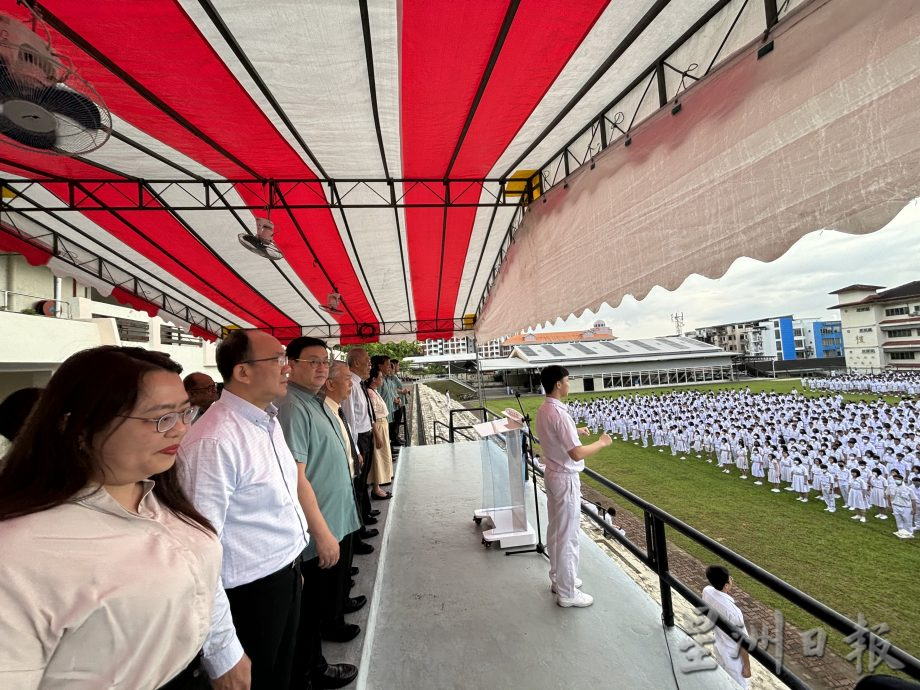 **已签发**柔:教育版头条:宽中三校启动教学体制改革计划,郑振贤:望学生及家长配合