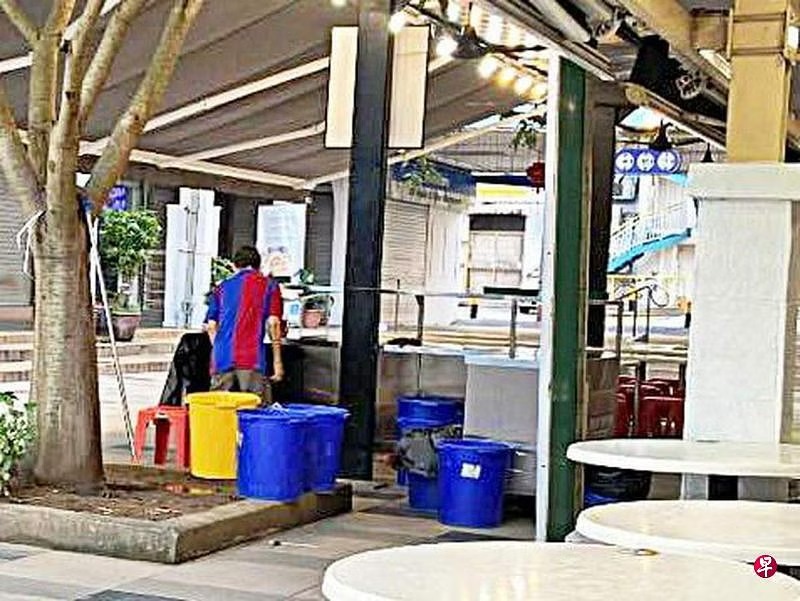 *已签发*柔：狮城二三事：未按要求放杯子 女食客：遭清洁工斥责